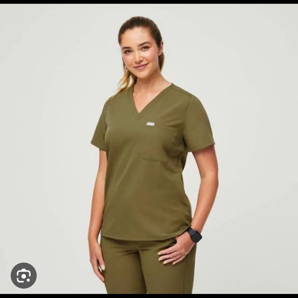 NWT Figs Martini Olive Scrub Set